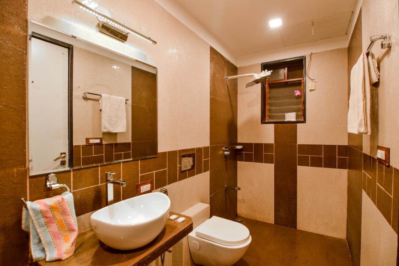 Lifeline Villas - Luxurious Taraangan 4 Mountain View Villa With Biggest Pool And Huge Open Area Lonavala Esterno foto