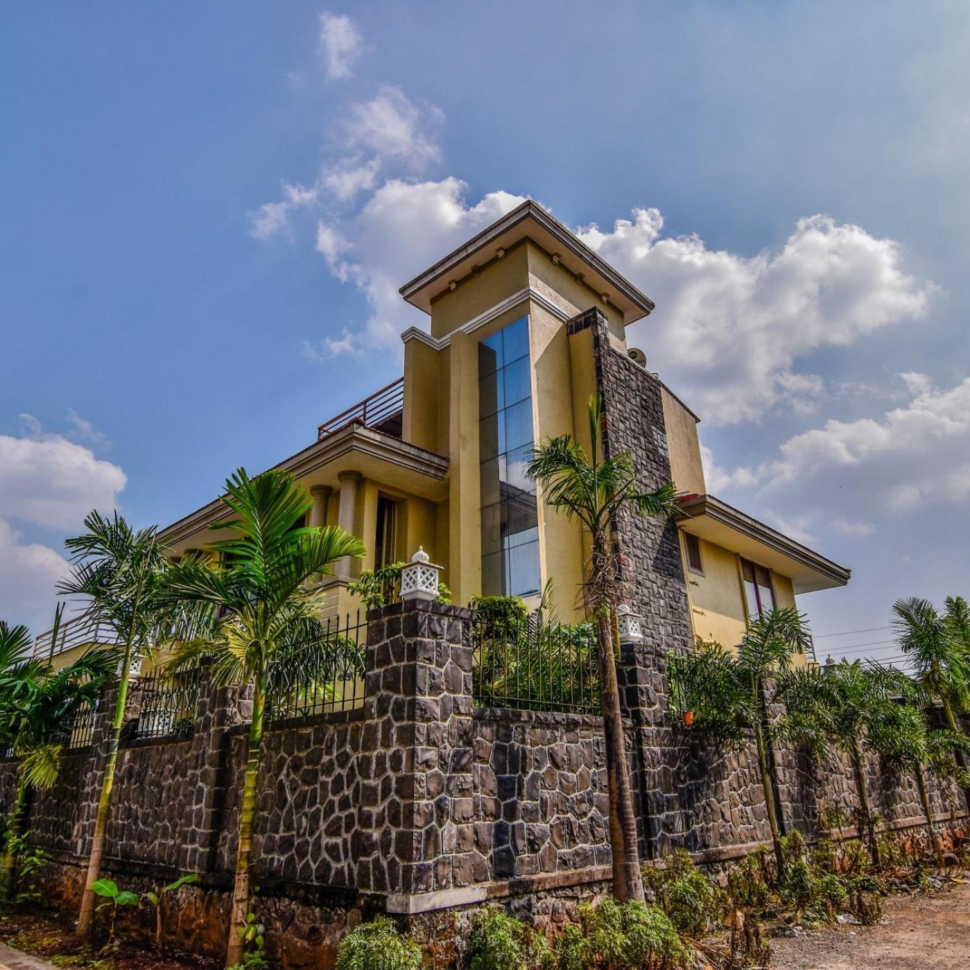 Lifeline Villas - Luxurious Taraangan 4 Mountain View Villa With Biggest Pool And Huge Open Area Lonavala Esterno foto