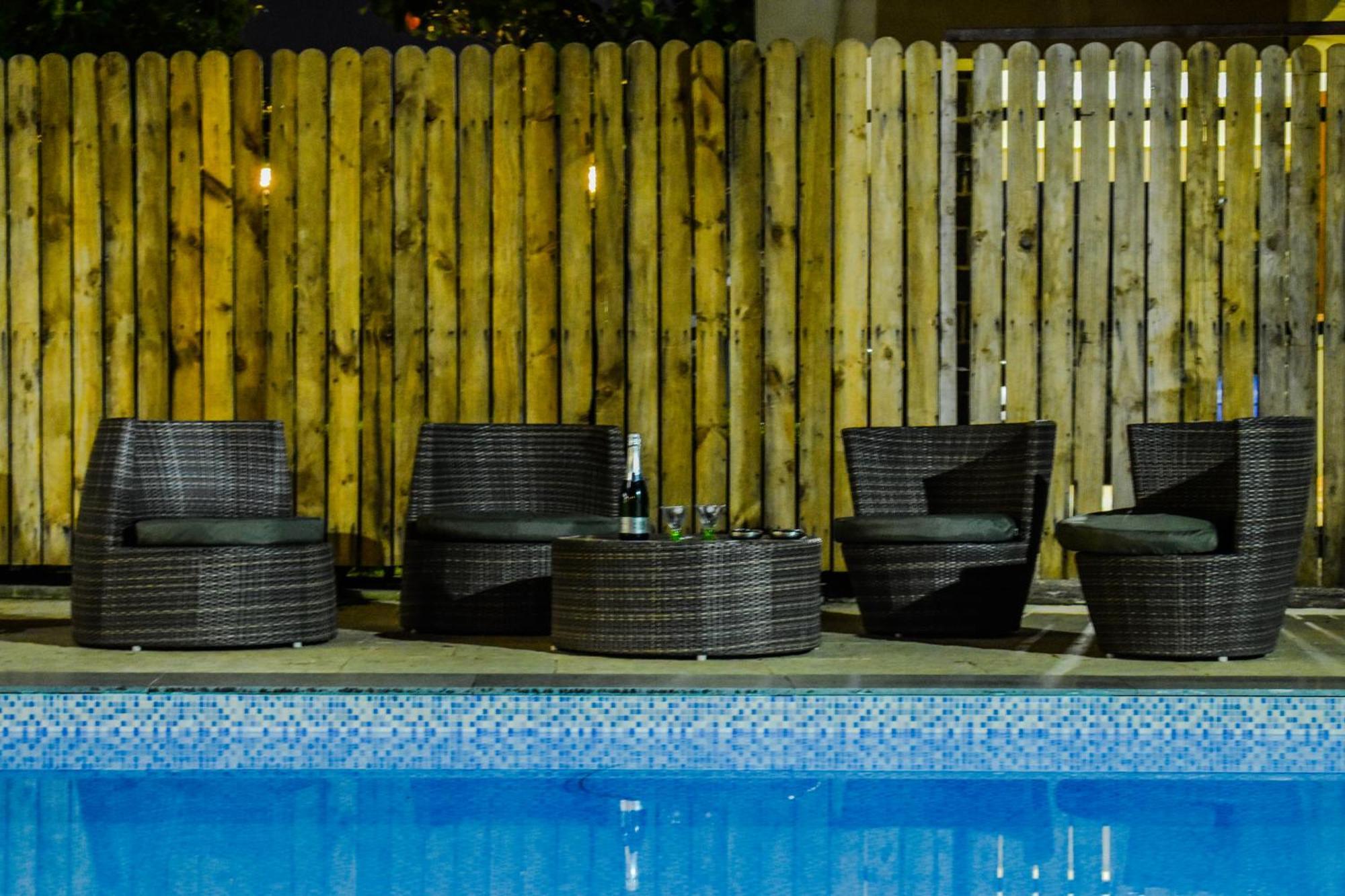Lifeline Villas - Luxurious Taraangan 4 Mountain View Villa With Biggest Pool And Huge Open Area Lonavala Esterno foto
